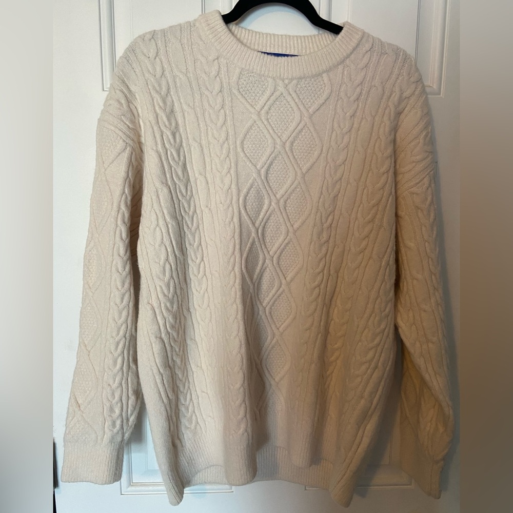 Aelfric Eden Cream Crewneck Sweater with Cable Knit Design